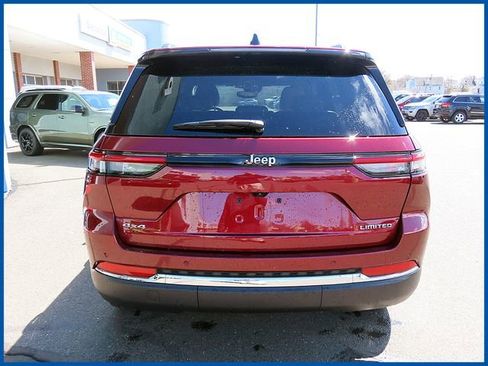 Used 2023 Jeep Grand Cherokee Limited image 6