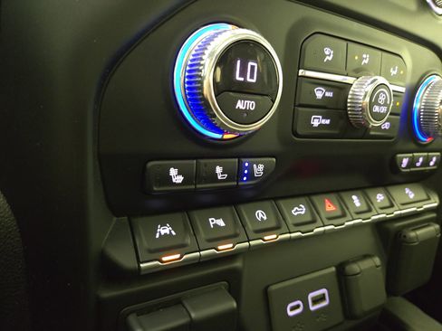 Used 2020 GMC Sierra 1500 AT4 w/ AT4 Premium Package AWD/4WD image 27