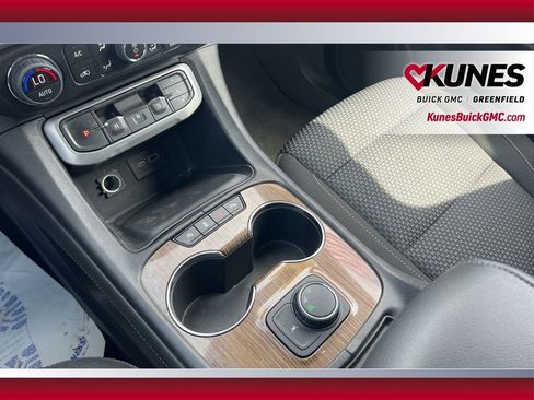 Used 2023 GMC Acadia SLE FWD image 30