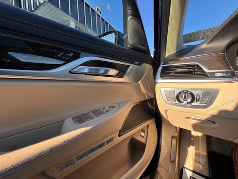 Used 2016 BMW 750i xDrive image 26