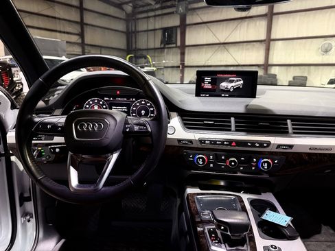 Used 2019 Audi Q7 2.0T Premium Plus AWD/4WD image 30