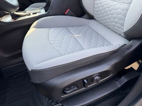 Certified 2021 Chevrolet Equinox LS w/ LS Convenience Package FWD image 17