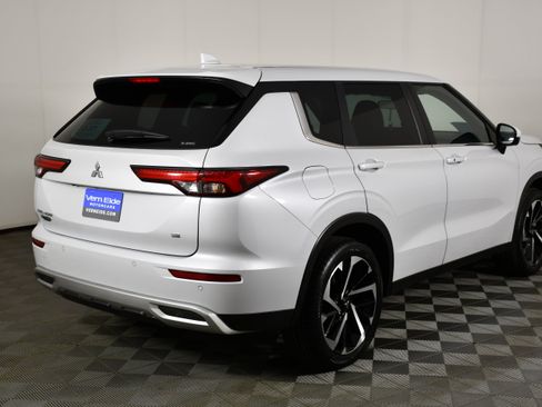 Used 2023 Mitsubishi Outlander SE AWD/4WD image 4