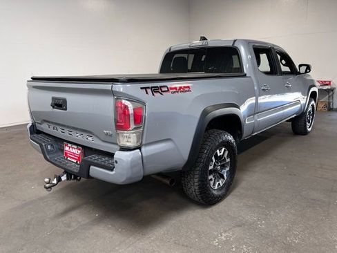 Used 2021 Toyota Tacoma TRD Off-Road w/ TRD Premium Off Road Package AWD/4WD image 3