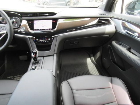 Certified 2025 Cadillac XT6 Premium Luxury w/ Platinum Package AWD/4WD image 15