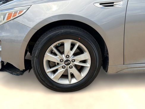 Used 2018 Kia Optima LX FWD image 11
