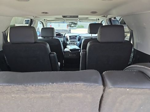 Used 2018 GMC Yukon SLT w/ Premium Edition AWD/4WD image 8
