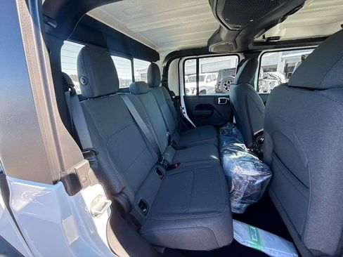 New 2026 Jeep Gladiator Sport image 29