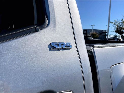 Certified 2020 Toyota Tacoma SR5 image 8