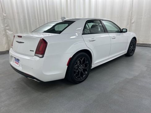 Used 2023 Chrysler 300 Touring L w/ Popular Equipment Group image 6