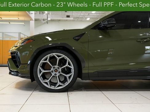 Used 2023 Lamborghini Urus Performante AWD/4WD image 3