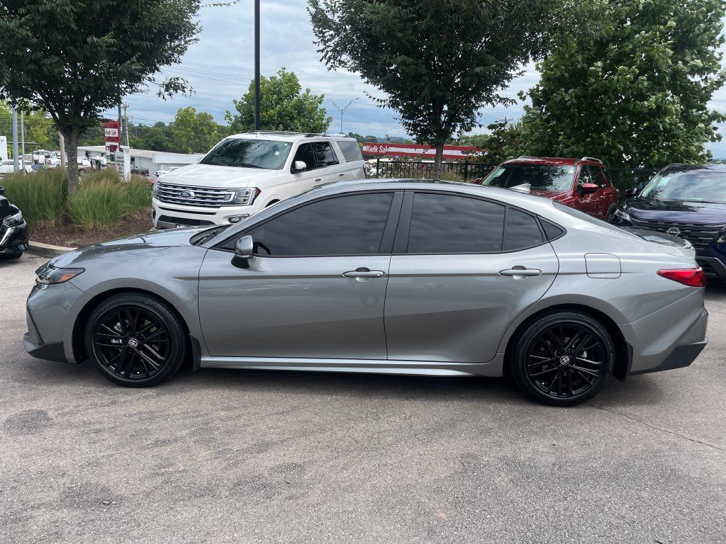 Used 2026 Toyota Camry SE FWD image 5