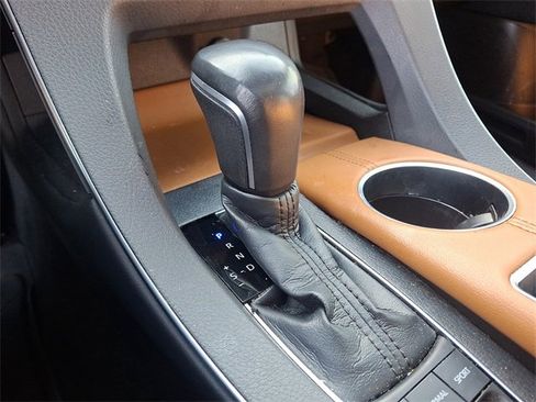 Used 2021 Toyota Avalon Limited image 15