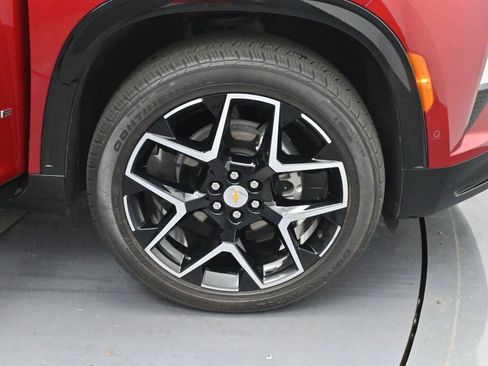 Used 2025 Chevrolet Traverse High Country AWD/4WD image 39
