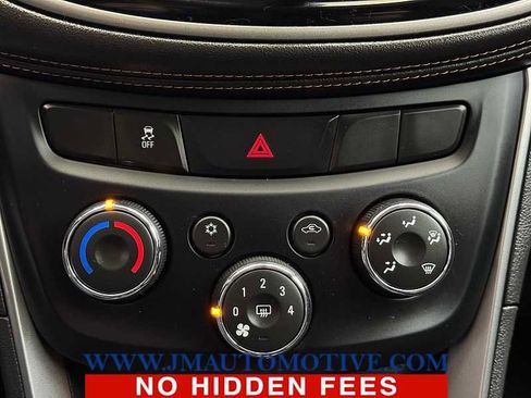 Used 2019 Chevrolet Trax LT w/ LT Convenience Package image 35