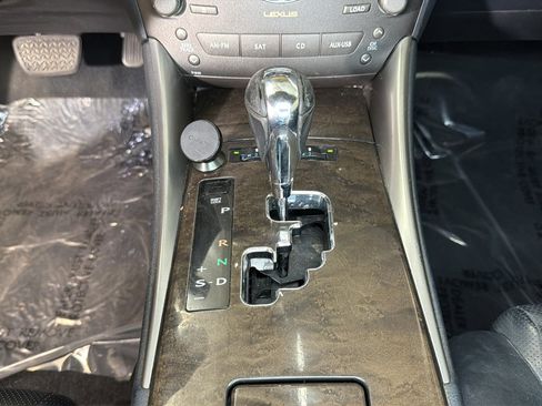 Used 2010 Lexus IS 350C RWD image 22