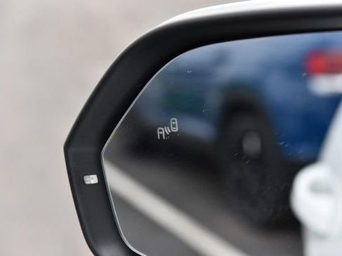 Certified 2023 Volkswagen Atlas SE w/ Black Wheel Package image 10