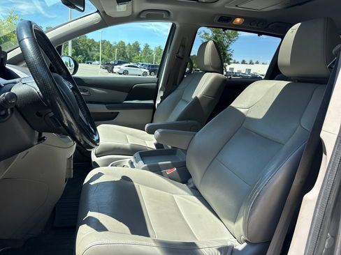 Used 2014 Honda Odyssey Touring image 12