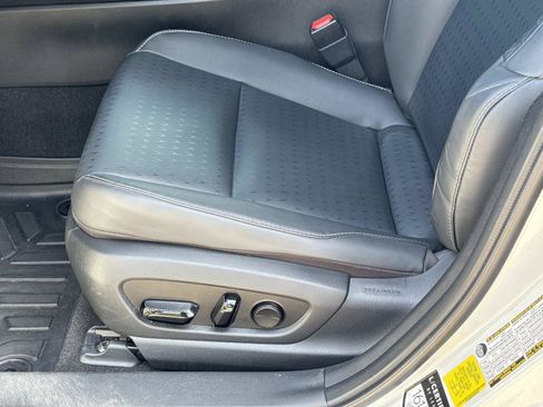 Used 2022 Lexus UX 250h w/ Accessory Package (Z2) AWD/4WD image 21