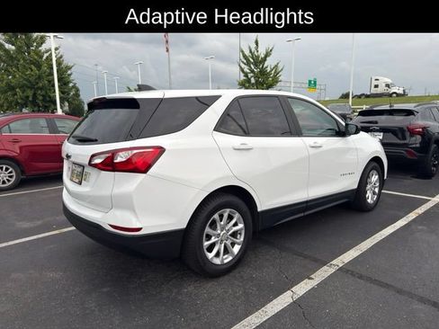 Used 2020 Chevrolet Equinox LS w/ LS Convenience Package FWD image 4
