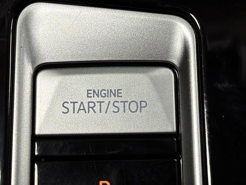 Used 2025 Volkswagen Atlas SEL image 22