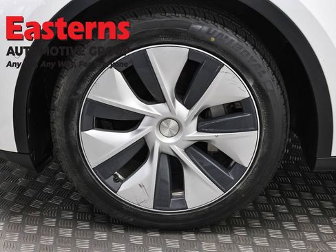 Used 2020 Tesla Model Y Long Range image 26