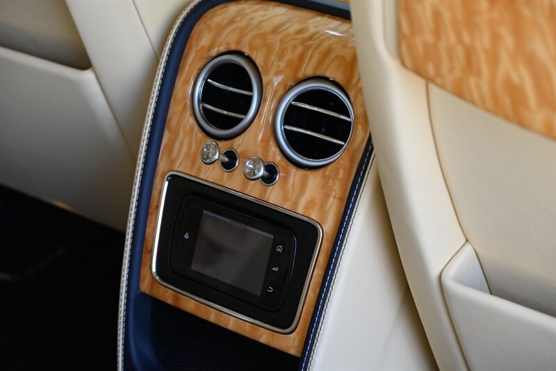 Used 2014 Bentley Flying Spur W12 AWD/4WD image 32