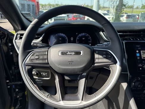 Used 2023 Jeep Grand Cherokee Altitude AWD/4WD image 24