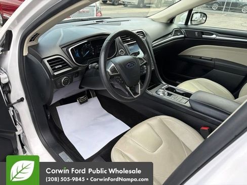 Used 2017 Ford Fusion Titanium FWD image 12