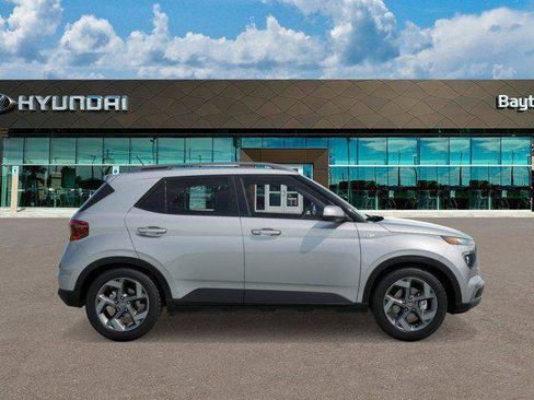 New 2025 Hyundai Venue SEL image 7