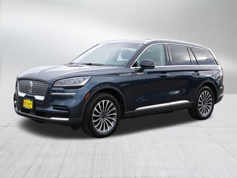 Used 2022 Lincoln Aviator Reserve w/ Elements Package Plus image 3