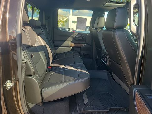 Used 2019 Chevrolet Silverado 1500 High Country w/ High Country Premium Package image 15