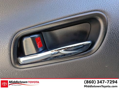 Used 2017 Toyota Prius Prime Premium image 11