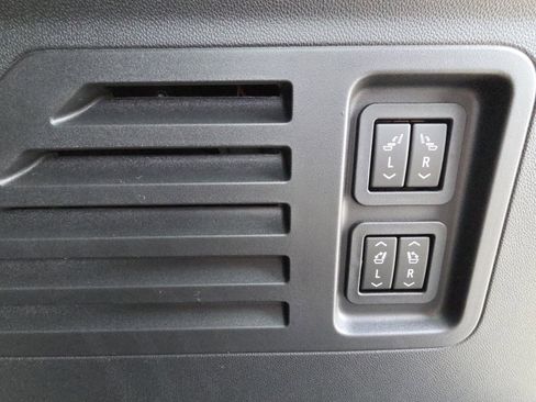 New 2026 Chevrolet Traverse RS image 34