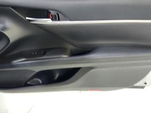 Used 2022 Toyota Camry SE image 24