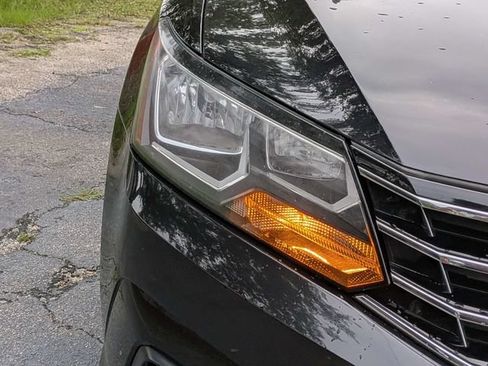 Used 2019 Volkswagen Passat 2.0T Wolfsburg FWD image 10