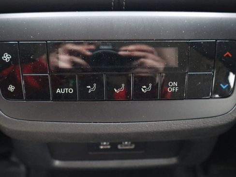 Used 2023 Nissan Pathfinder SL AWD/4WD image 27