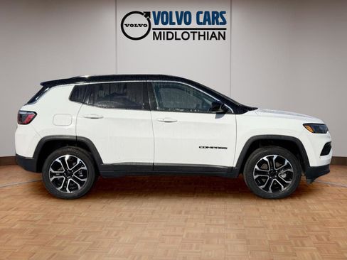 Used 2022 Jeep Compass Limited image 19