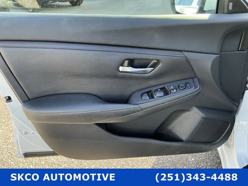 Used 2022 Nissan Sentra SV image 12