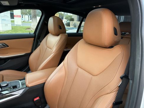 Used 2022 BMW M340i w/ Driving Assistance Package image 27