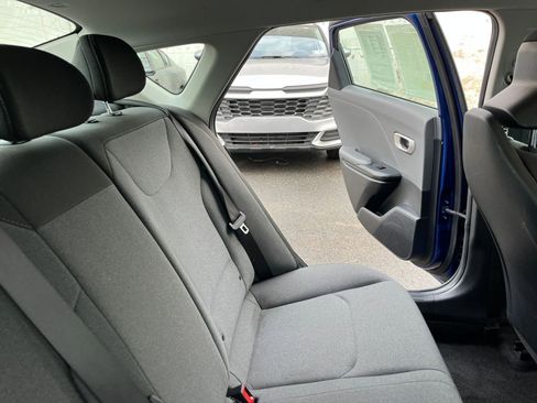 Used 2025 Kia K4 LXS image 37