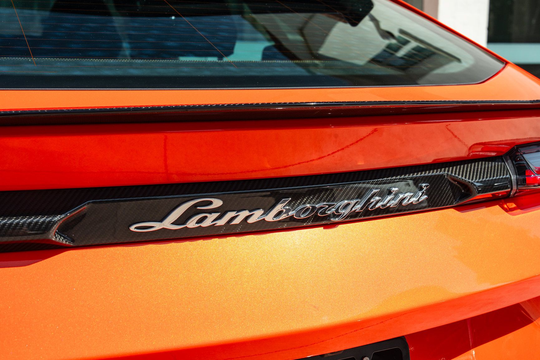 Used 2024 Lamborghini Urus Performante AWD/4WD image 24