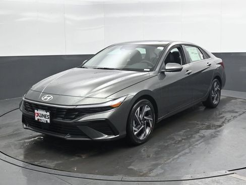 New 2026 Hyundai Elantra Limited image 5