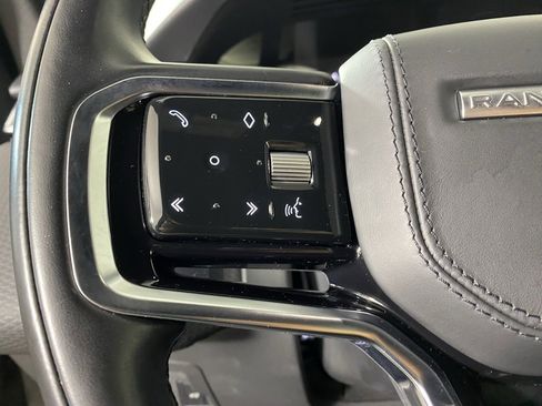 Used 2022 Land Rover Range Rover Velar R-Dynamic S image 18