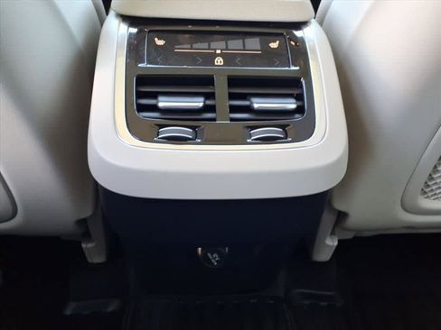 Used 2020 Volvo XC90 T6 Momentum w/ Protection Package Premier AWD/4WD image 27