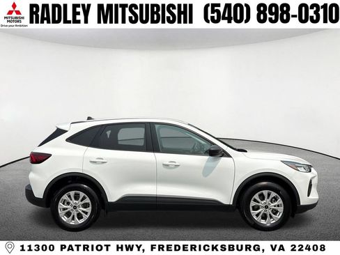 Used 2025 Ford Escape Active AWD/4WD image 19