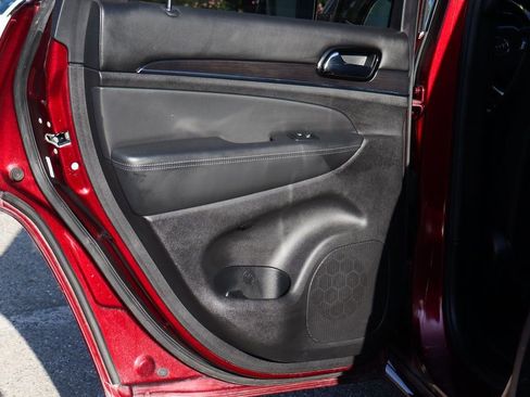 Used 2020 Jeep Grand Cherokee Overland image 44