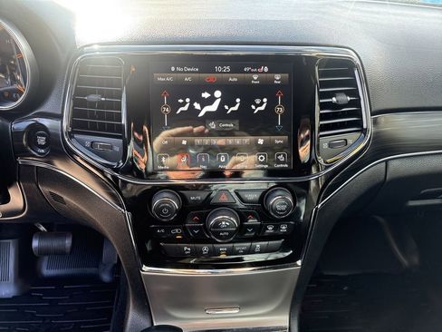 Used 2022 Jeep Grand Cherokee Limited image 17