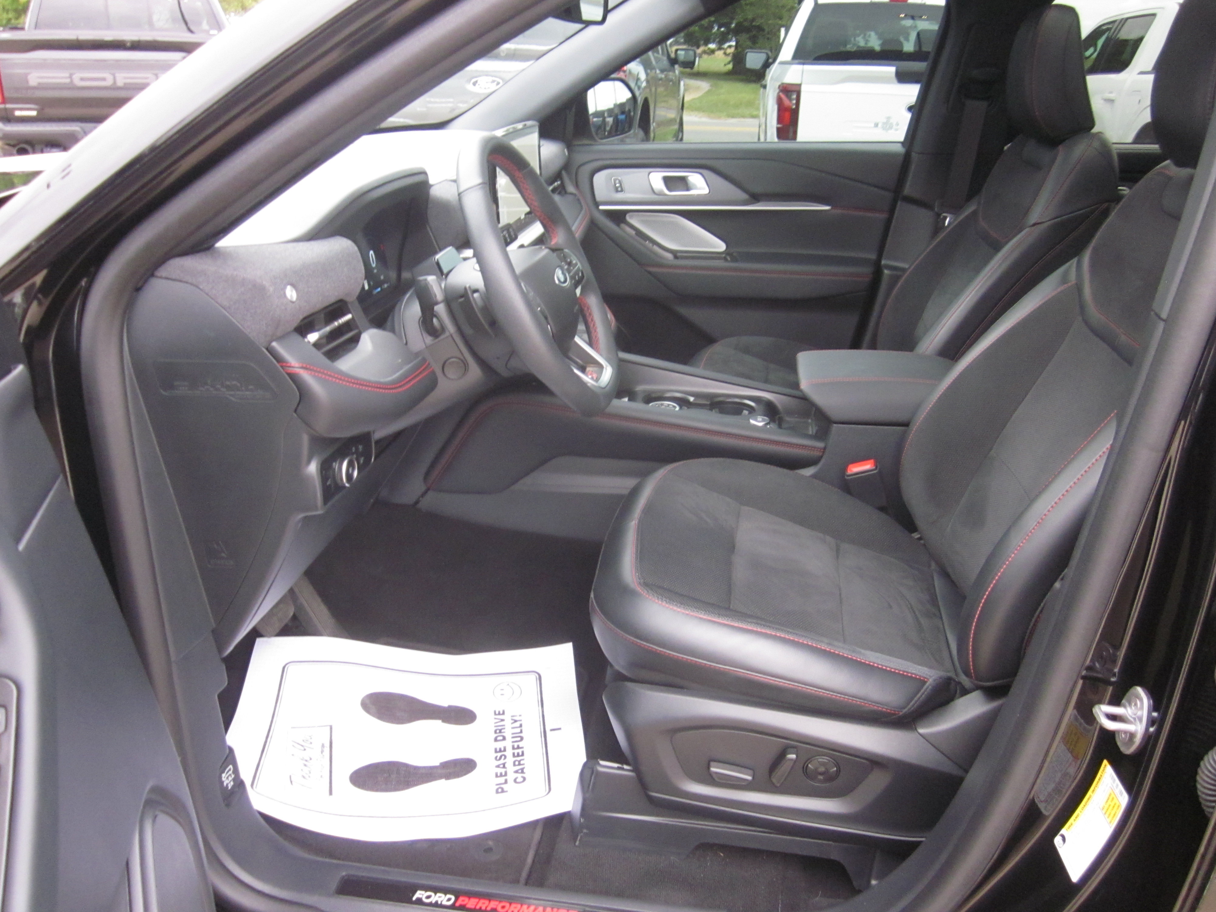 Used 2025 Ford Explorer ST AWD/4WD image 12