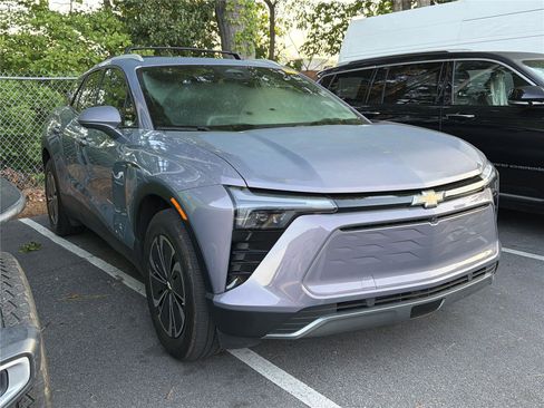 Used 2024 Chevrolet Blazer EV LT AWD/4WD image 3